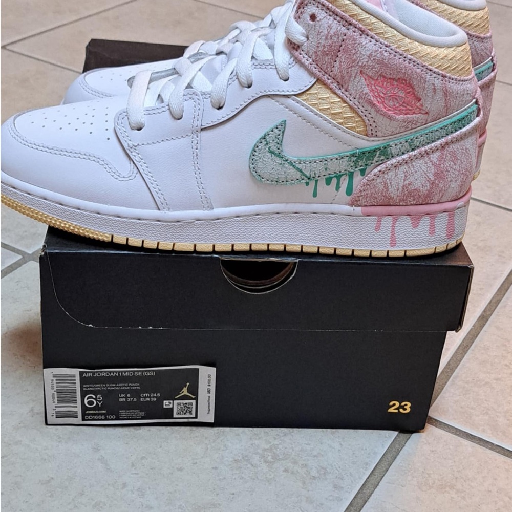 Jordan 1 Mid SE (GS) "Ice Cream" Green Glow Artic Punch Women's 8.0/GS SIZE 6.5Y - Picture 6 of 10